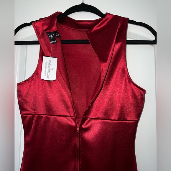 Windsor NWT High Neck Red Mini Sleeveless Dress, Satin fabric, BRAND NEW! - Picture 3 of 3